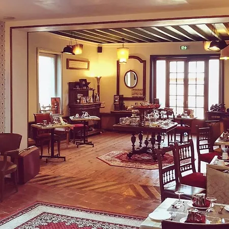 Detective Hotel