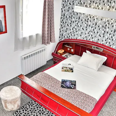 Detective Hotel Etretat
