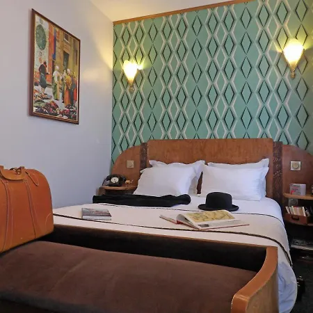 Detective Hotel 2*