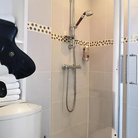 Detective מלון אטרטאט