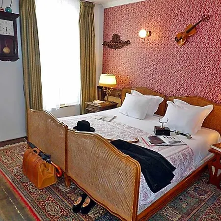 Detective Hotel Étretat