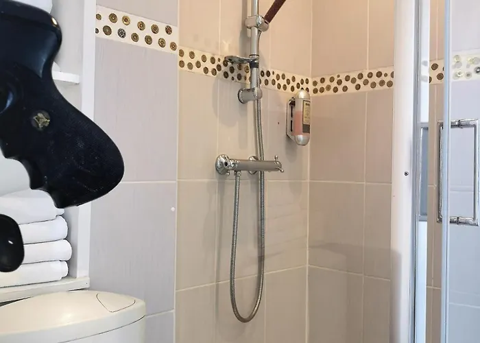 Detective Hotel Étretat