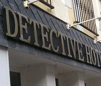 Detective Étretat